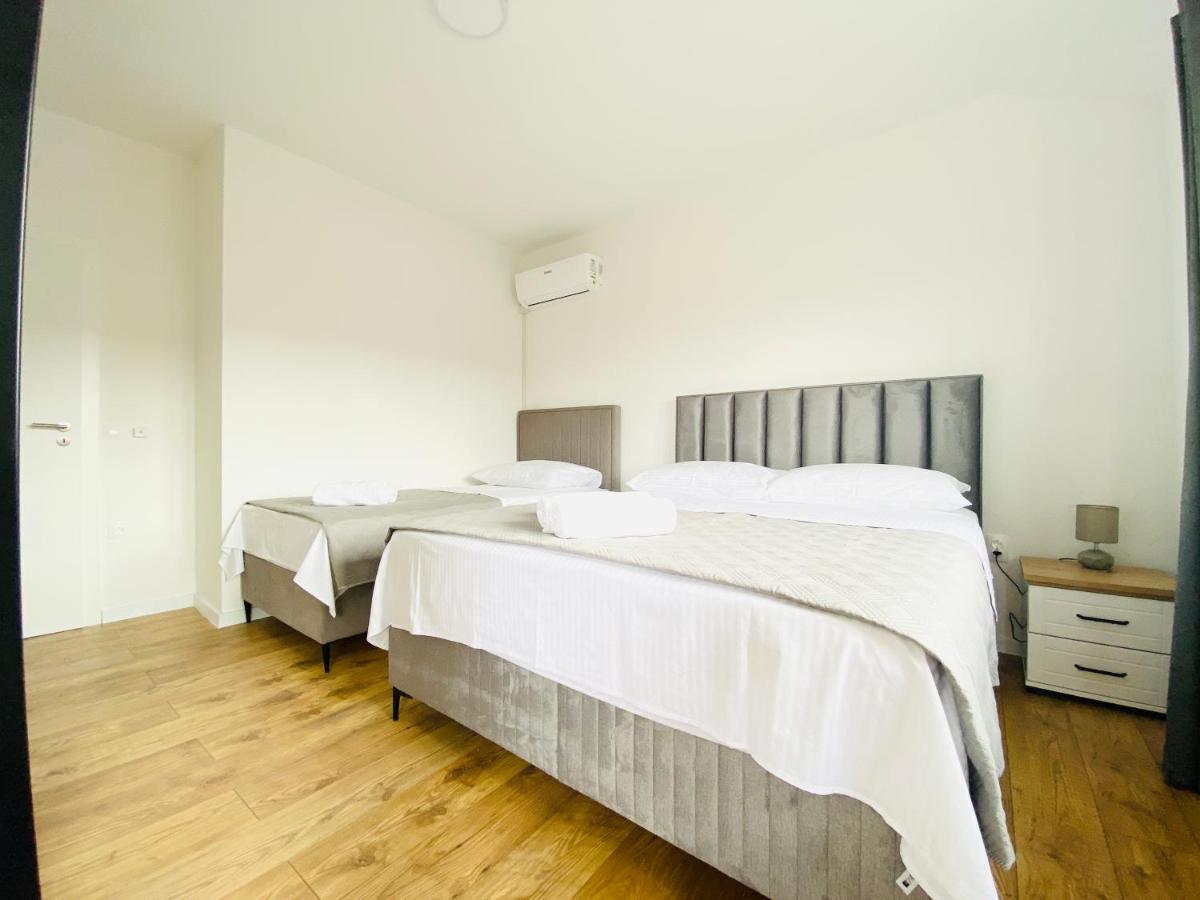 West Apartments ザダル エクステリア 写真