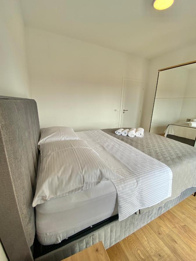 West Apartments ザダル エクステリア 写真