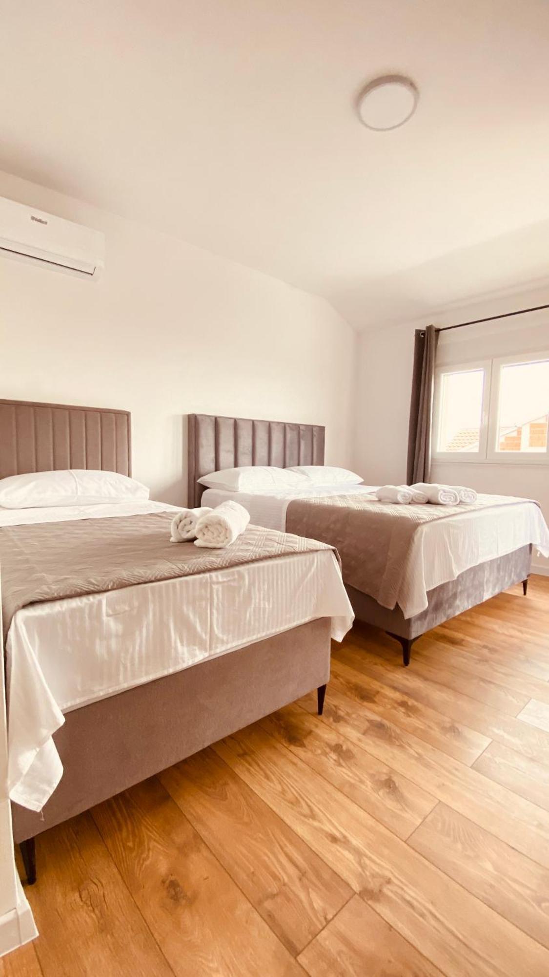 West Apartments ザダル エクステリア 写真