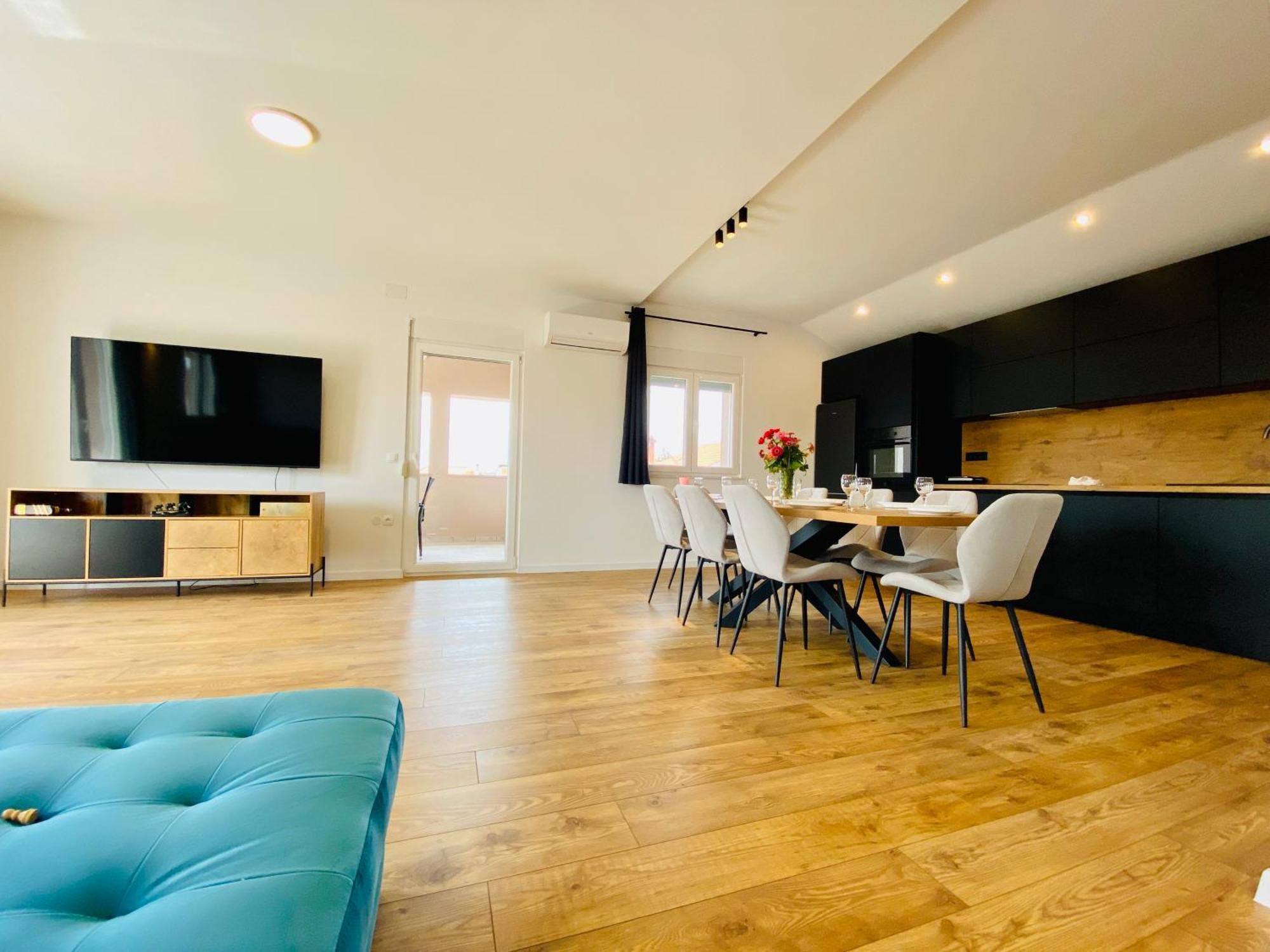 West Apartments ザダル エクステリア 写真
